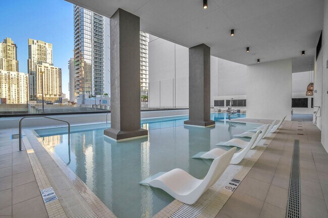 Foto del edificio - 225 N Miami Ave