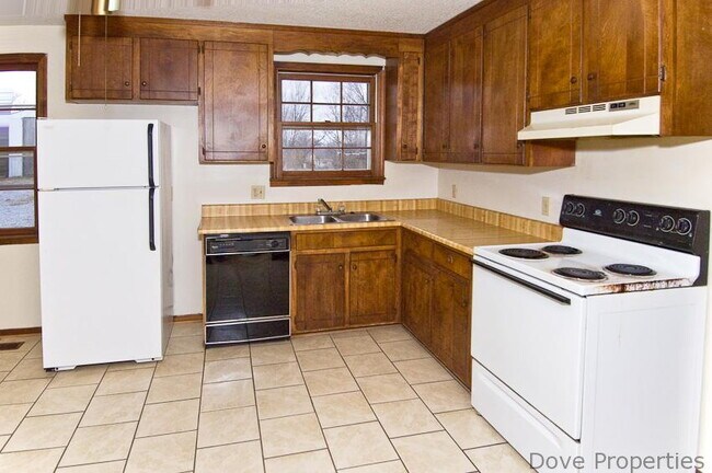 Foto del edificio - For Rent: 3BR, 2BA house