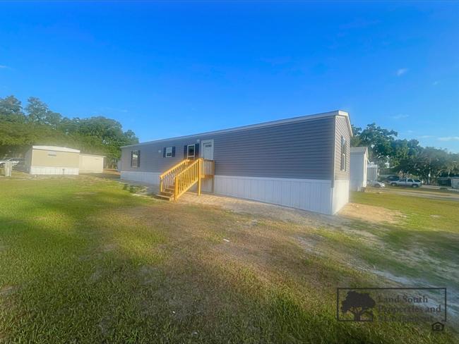 Building Photo - 8535 Mathews Rd