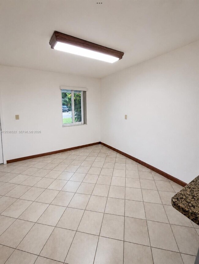 Foto del edificio - 1005 SW 30th St