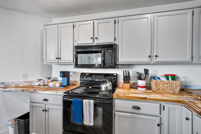 Foto del edificio - 7806 Birch Bay Dr