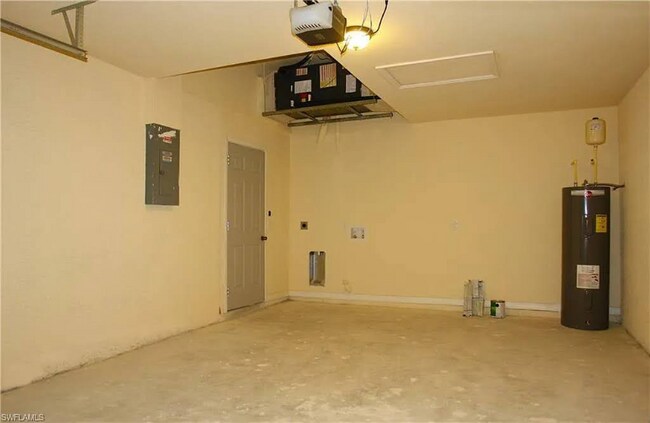 Foto del edificio - 3933 Chiquita Blvd S