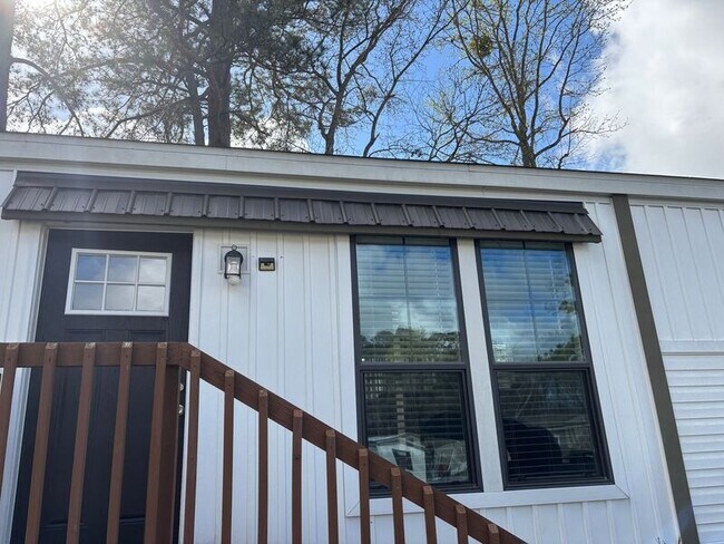 Foto del edificio - 8907 Deerwood Dr