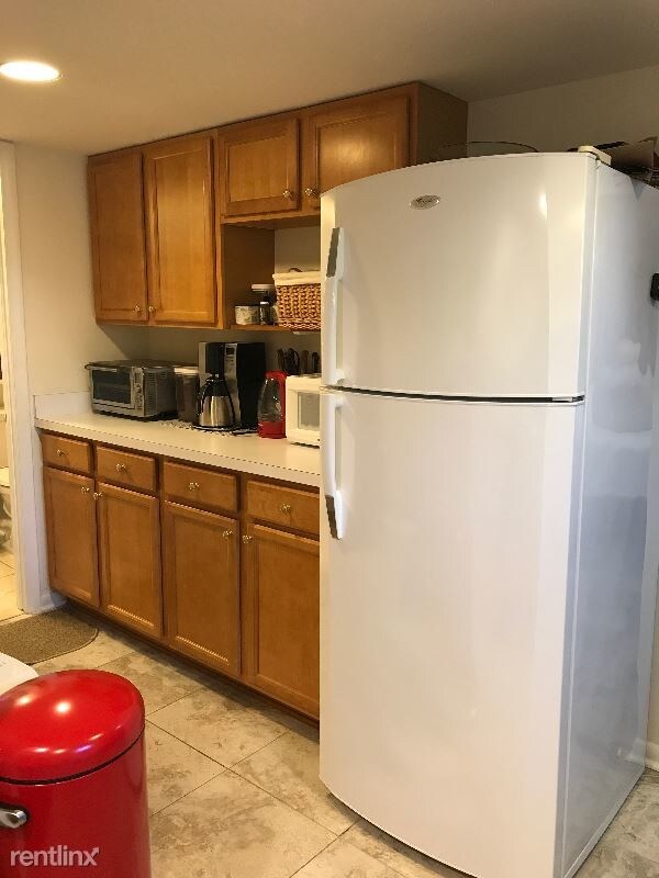 Foto del edificio - Studio, 1 bath House - 4504 Jones Bridge Road