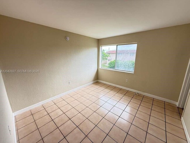 Foto del edificio - 1255 W 49th Pl