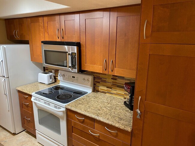 Foto del edificio - 6900 E Gold Dust Ave