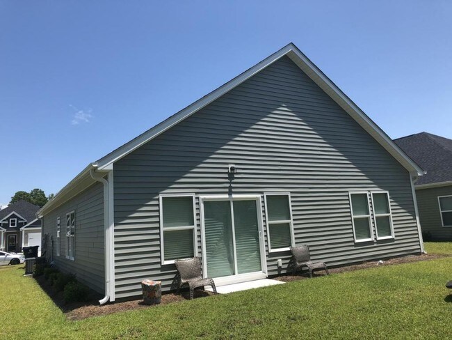 Building Photo - 1616 Palmetto Palm Dr.