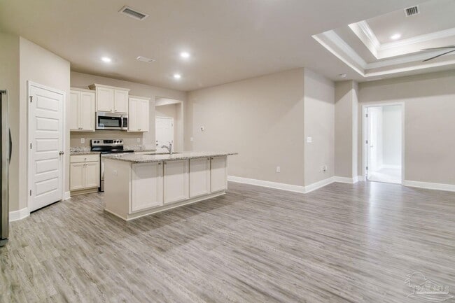 Building Photo - 10880 Deer Run Blvd