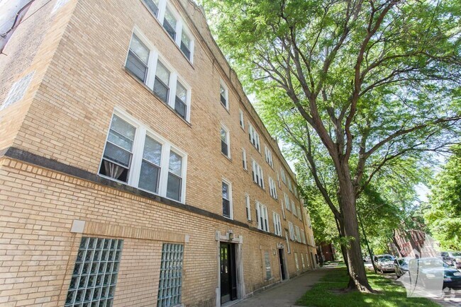 Building Photo - 1921 W Winona St