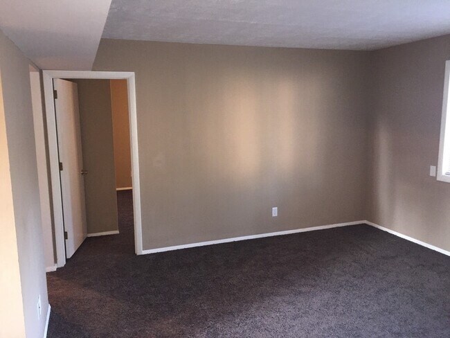 Living room - 3207 N. Peoria Avenue