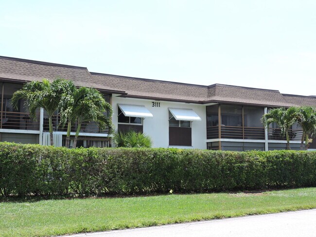 Building Photo - 3111 Gardens E Dr