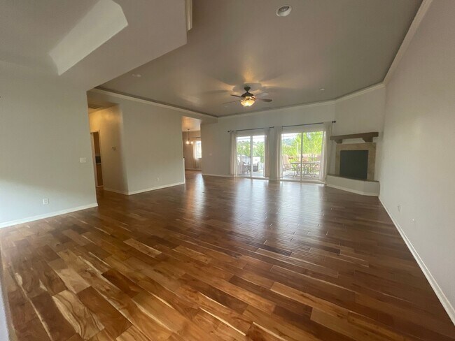 Foto del edificio - 228 Winchester Creek Ave