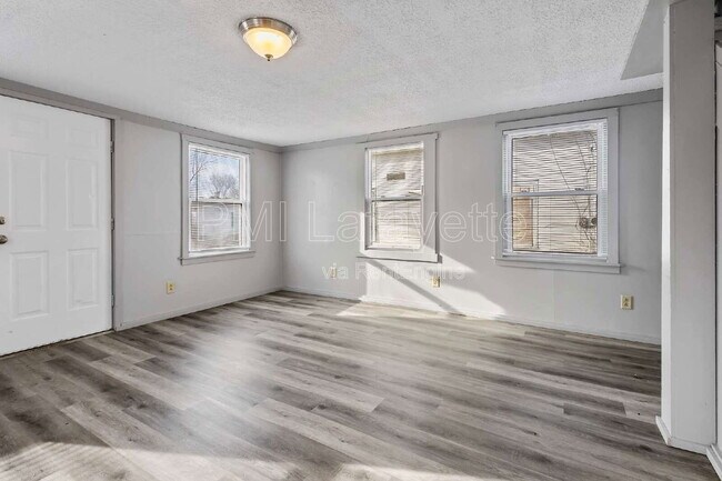 Foto del edificio - 106 E Vine St