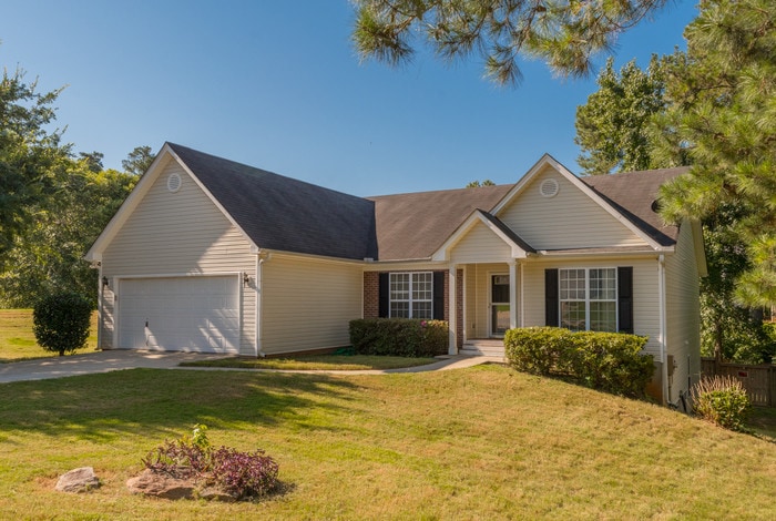Primary Photo - RANCH HOME on FULL BASEMENT!