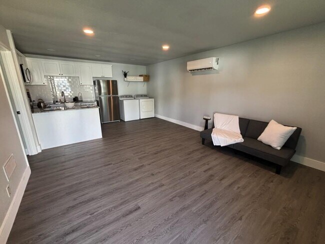 Foto del edificio - 308 S Cleveland St