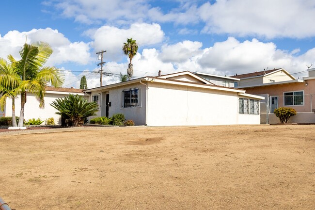 Foto del edificio - Beautiful Single Story Family Home Central...