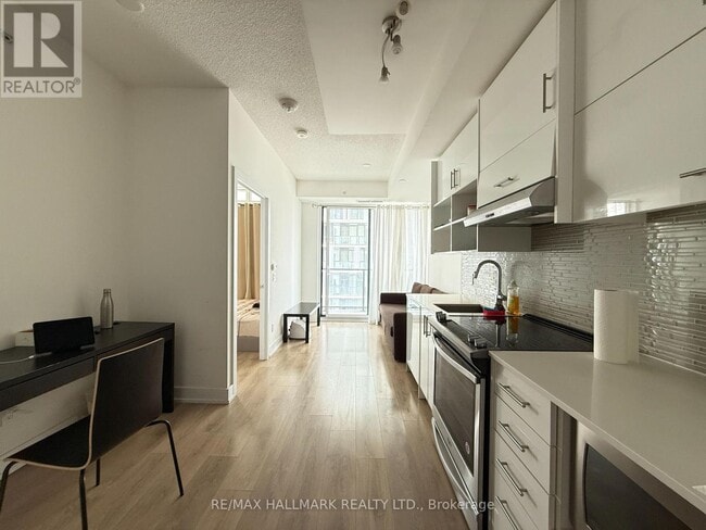 Building Photo - 128 Fairview Mall Dr