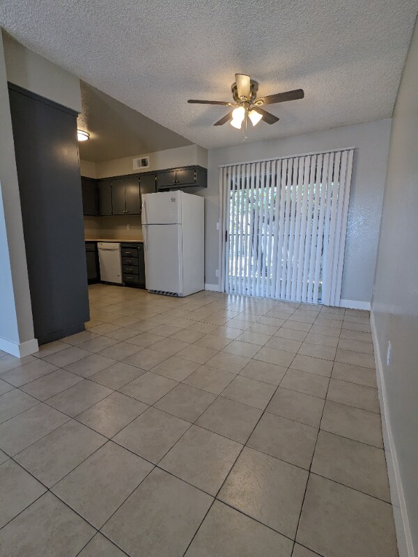 Foto del edificio - 815 N Peach Ave