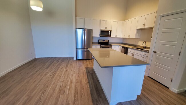 Building Photo - 17297 Wilde Ave