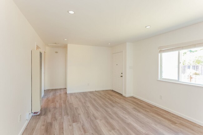 Foto del edificio - 6426-6428 Salem St