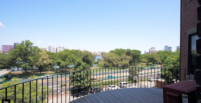 Foto del edificio - 214 Commonwealth Ave