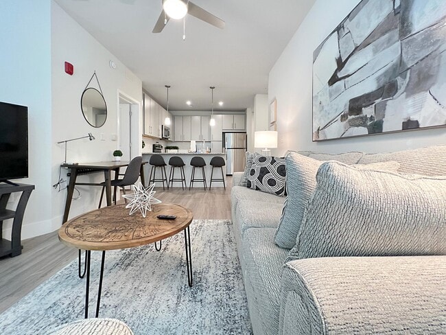 Fully furnished, all-inclusive - 8985 Bertha Palmer Blvd