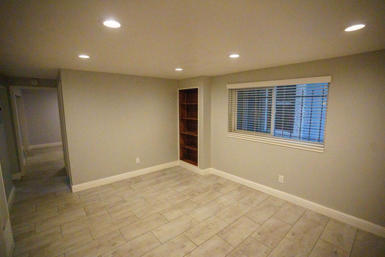 Photo - Campbell Street 1/2, 1328