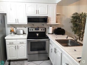 Building Photo - 4502 Martinique Way