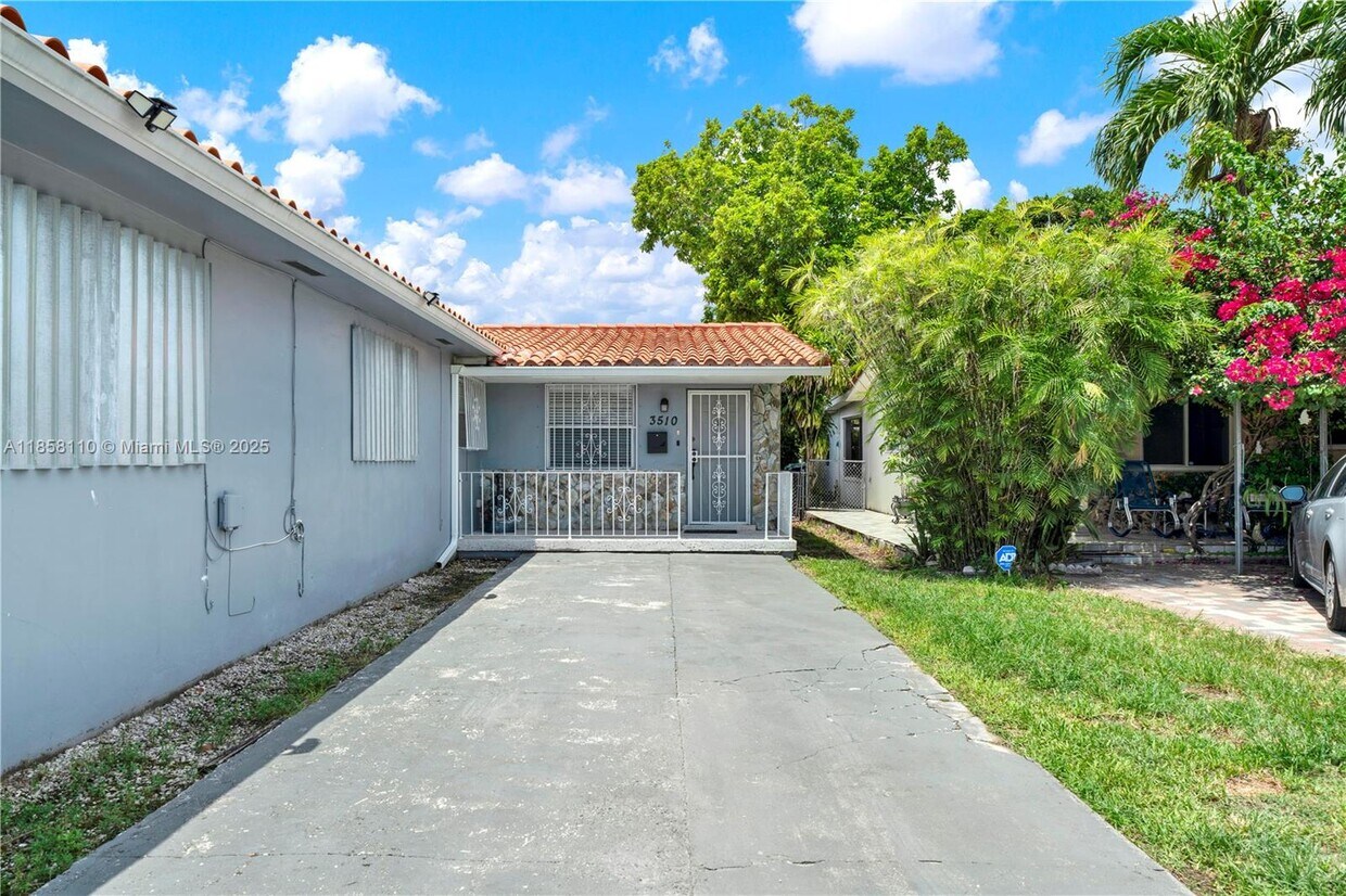 Foto principal - 3510 SW 90th Ave