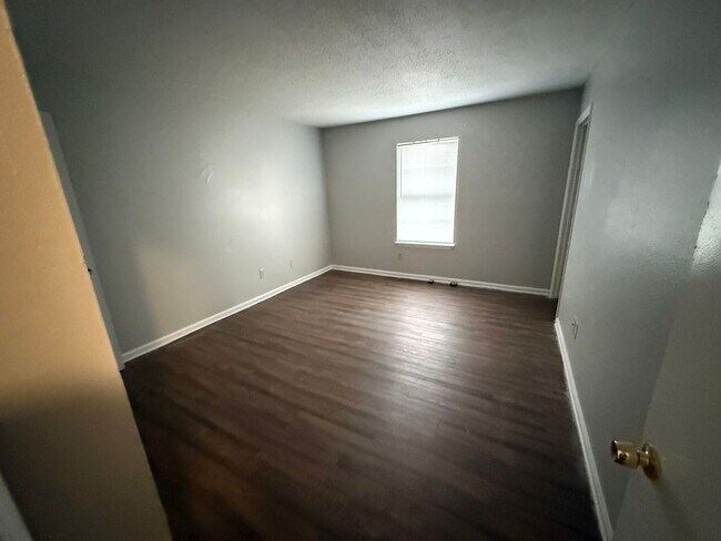 Foto del edificio - 304 Carriage Ln