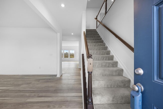 Building Photo - 6295 Honey Farm Way