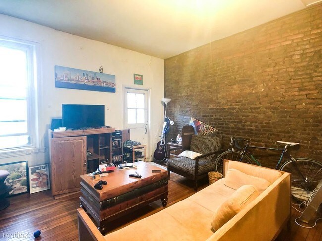 Building Photo - 1521 Pine St