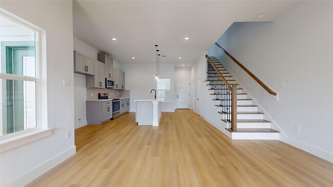 Foto del edificio - 12266 Kirkgard Dr