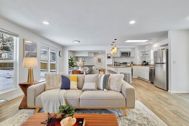 Foto del edificio - 629 212th St SW