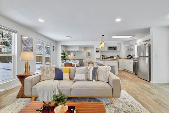 Building Photo - 629 212th St SW