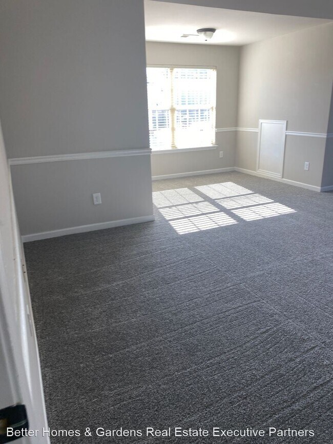 Foto del edificio - 5 br, 3 bath House - 3005 Burgess Street