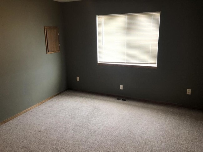 Building Photo - 8702 W. Havenhurst