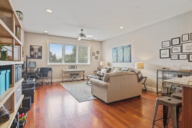 Foto del edificio - 622 N Rockwell St