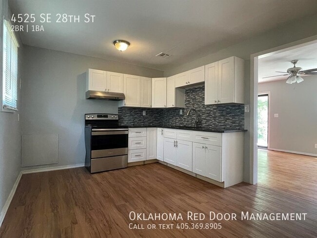 Foto del edificio - 4525 SE 28th St