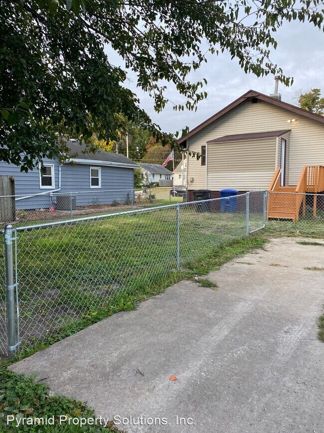 Foto del edificio - 2 br, 1 bath House - 3939 2nd Ave