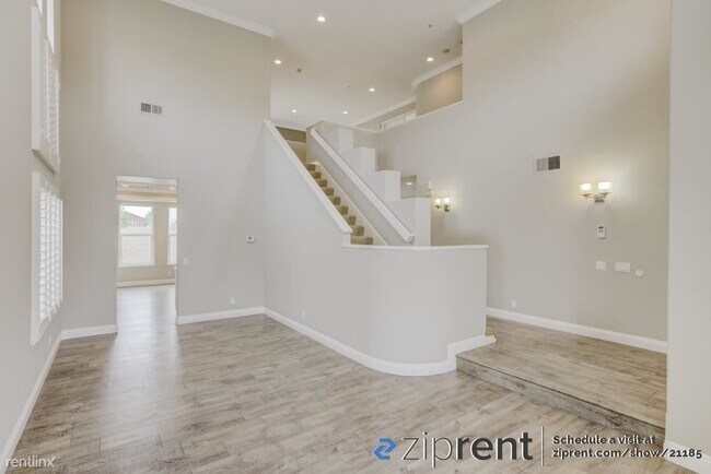 Building Photo - 4 br, 3 bath House - 5004 Regency Court, E...