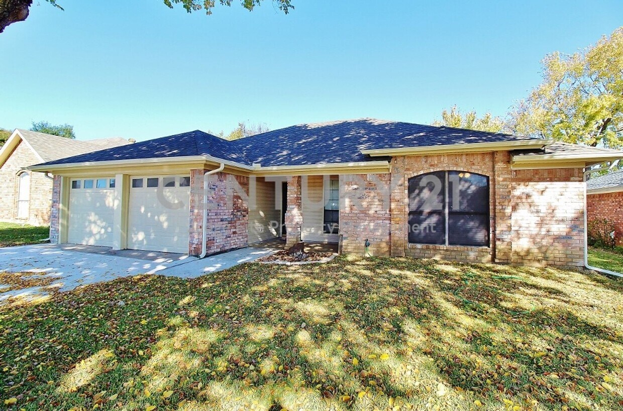 Primary Photo - Cozy 3/2/2 in Mansfield ISD For Rent!