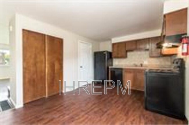 Foto del edificio - 880 N Meadows Ct