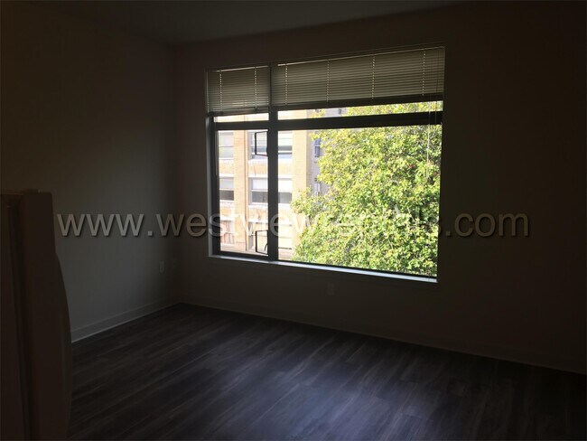 Building Photo - 1225 Railroad Ave
