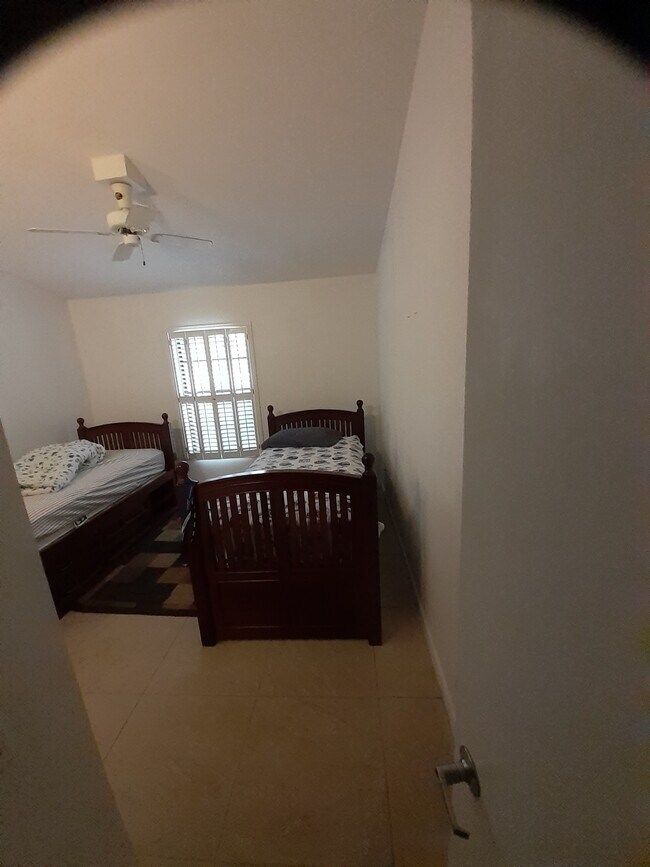Foto del edificio - 2482 SE Drayton Rd