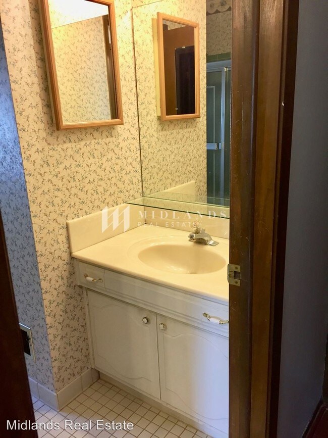 Building Photo - 3 br, 2 bath House - 8210 Wildewood Dr
