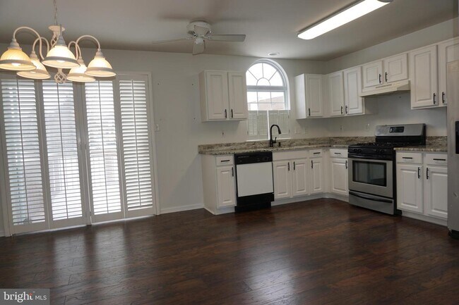 Building Photo - 307 Allens Ln