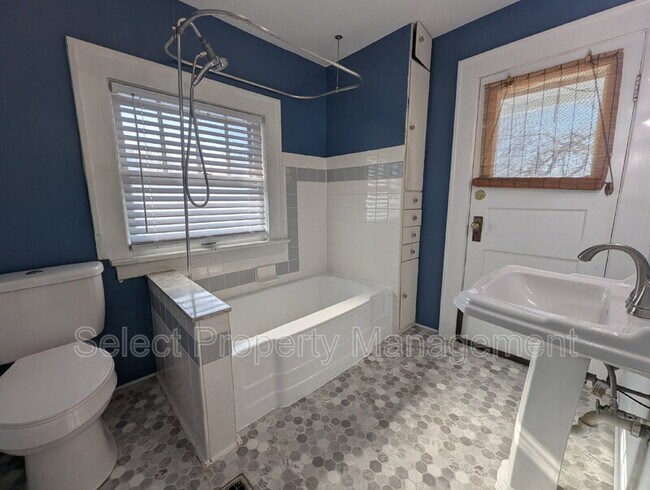 Foto del edificio - 1131 Pemberton Dr