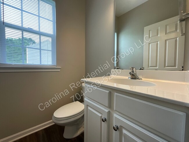 Building Photo - 2111 Arbor Vista Dr