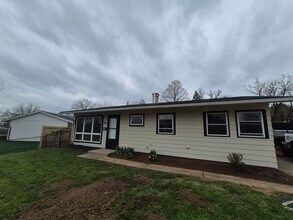 Building Photo - 4081 Mapleleaf Dr